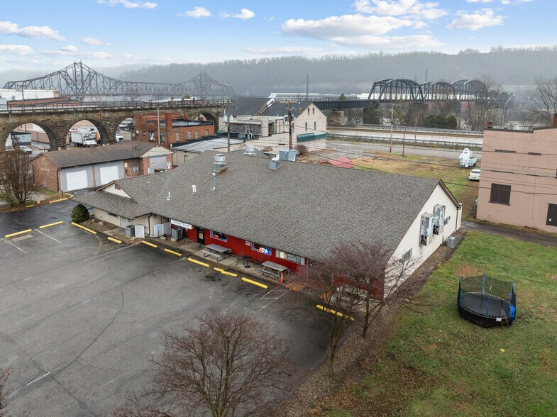 More Photos Of 3052 Belmont St, Bellaire Storefront Retail Office For Sale