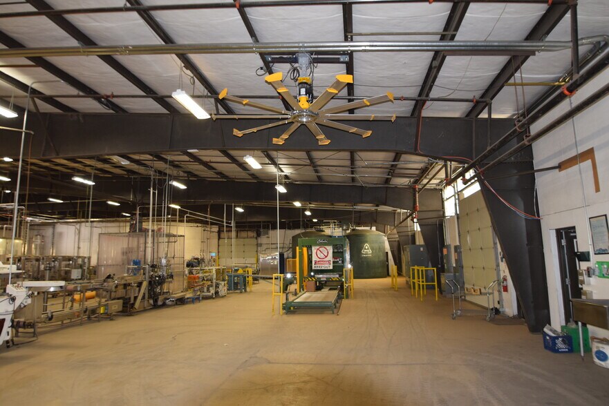 More Photos Of 812 C St, Culver Distribution For Sale