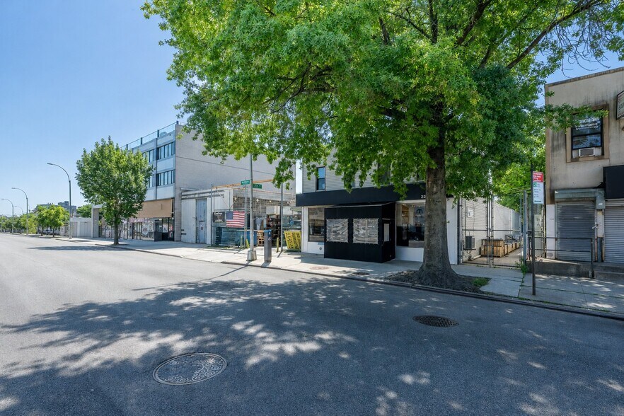 More Photos Of 21120 Northern Blvd, Bayside Land For Sale