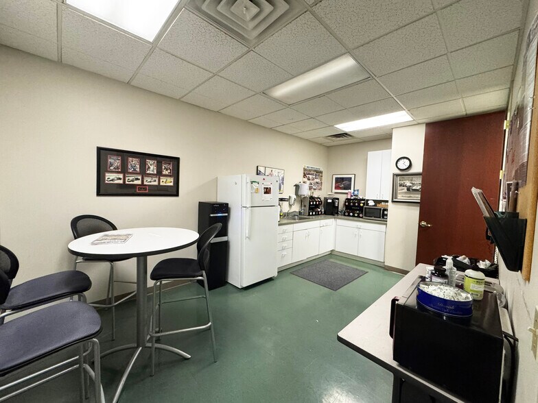 More Photos Of 4073 Meghan Beeler Ct, South Bend Flex For Sale