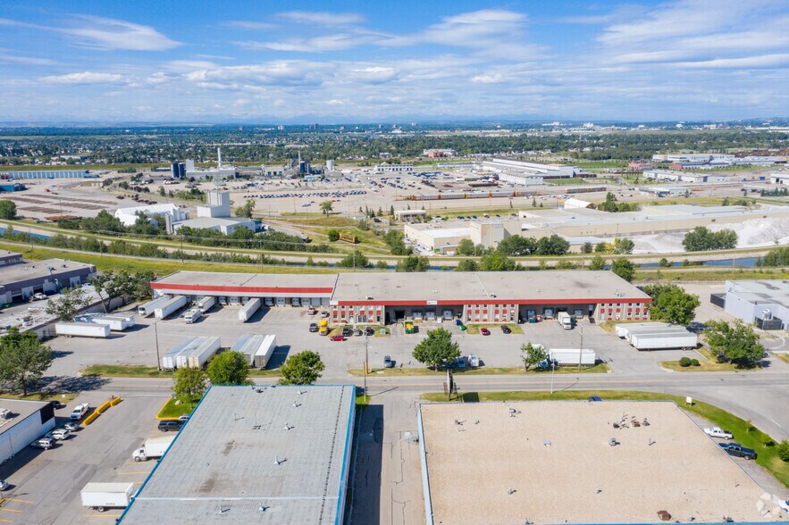 More Photos Of 6693-6803 30 St SE, Calgary Distribution For Lease
