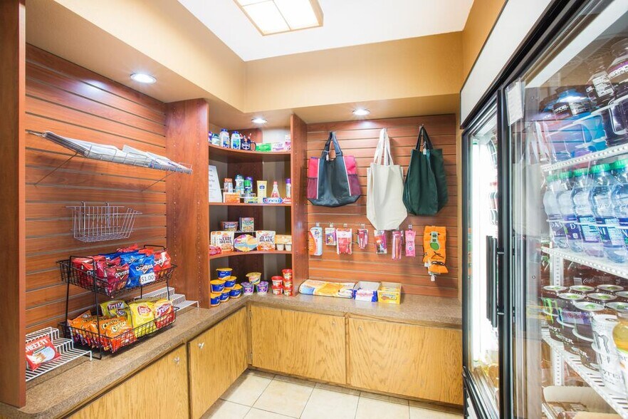 More Photos Of 2704 17th St, Spirit Lake Hotel For Sale