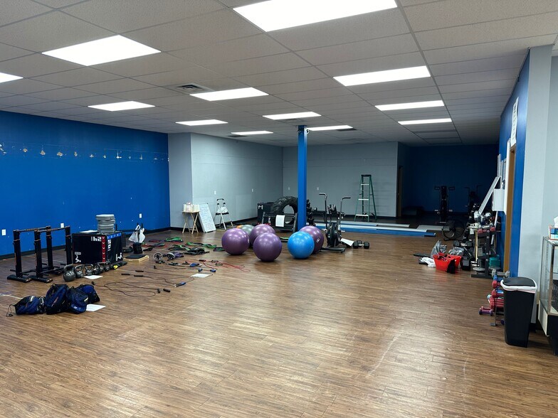 More Photos Of 3920 W 5th Ave, Post Falls Freestanding For Lease