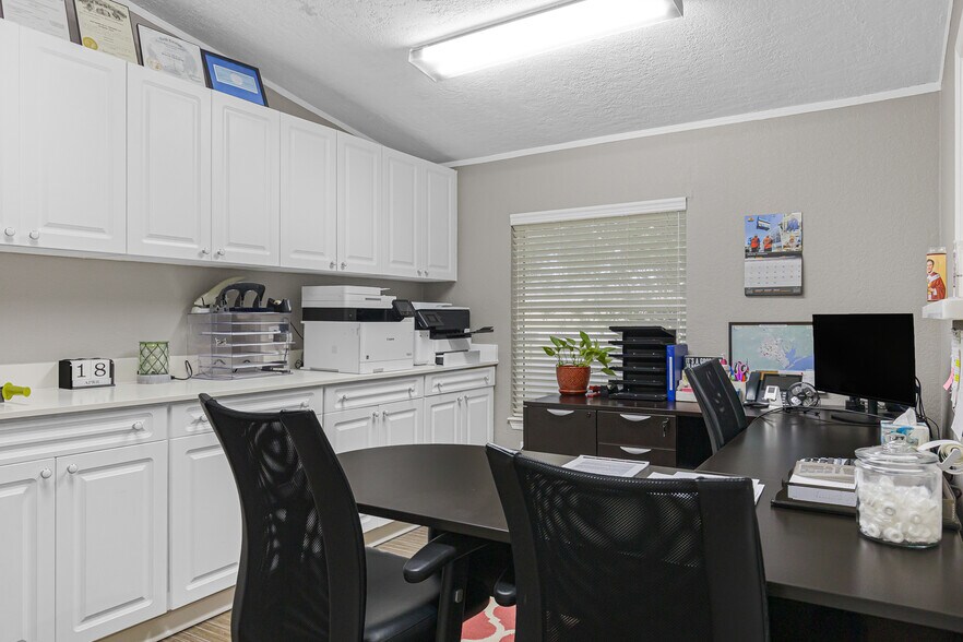 More Photos Of 9949 Clodine Rd, Richmond Office For Sale