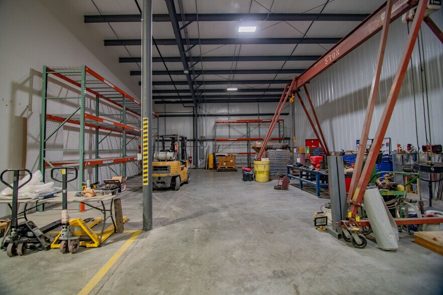 More Photos Of 371 Transpoint Dr, Dupo Warehouse For Lease