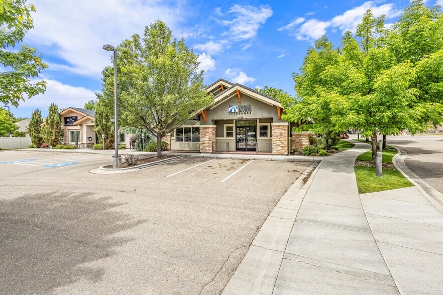 More Photos Of 10173 W Overland Rd, Boise Office For Sale