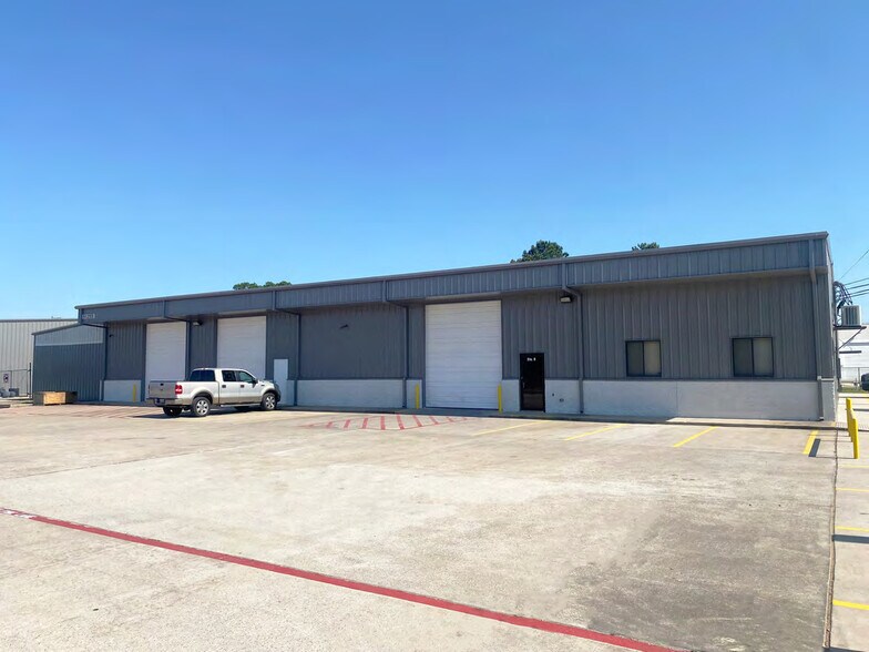More Photos Of 11255 Windfern Rd, Houston Unknown For Lease