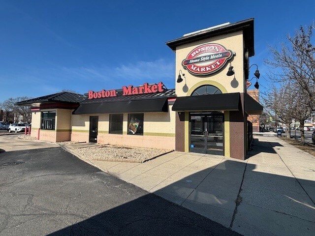 More Photos Of 3020 N Ashland Ave, Chicago Restaurant For Sale