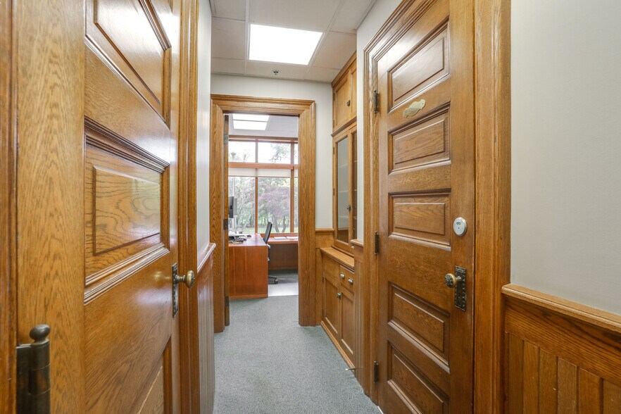 More Photos Of 4588 S Park Ave, Hamburg Office Residential For Sale