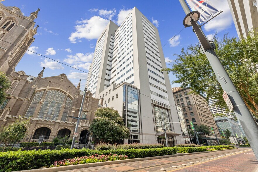 More Photos Of 1300 Main St, Houston Office For Lease