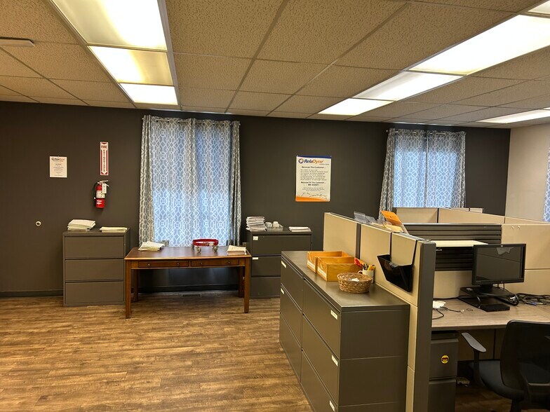 More Photos Of 800 Mountain Home Road Rd, Sinking Spring Warehouse For Lease