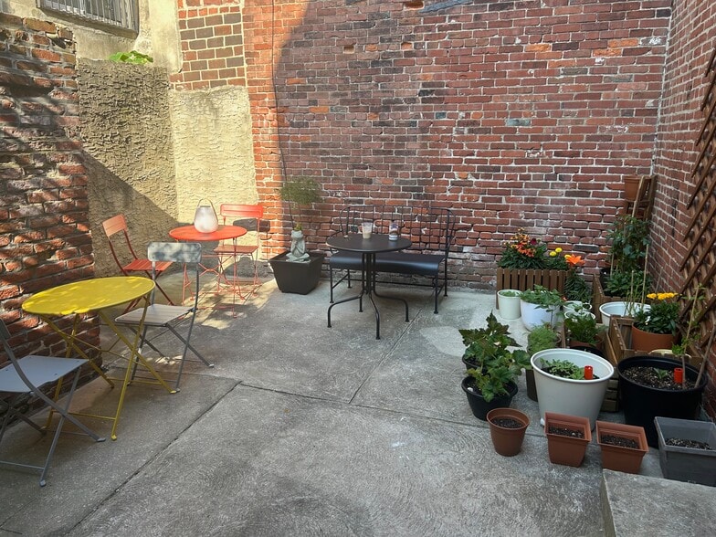More Photos Of 710 South St, Philadelphia Storefront Retail Residential For Lease