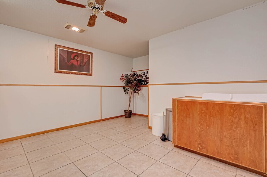 More Photos Of 3402 Amanda Ln, Houston Flex For Sale