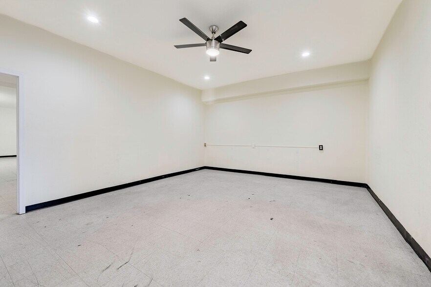 More Photos Of 2185-2189 Pacific Ave, Long Beach Storefront Retail Residential For Lease