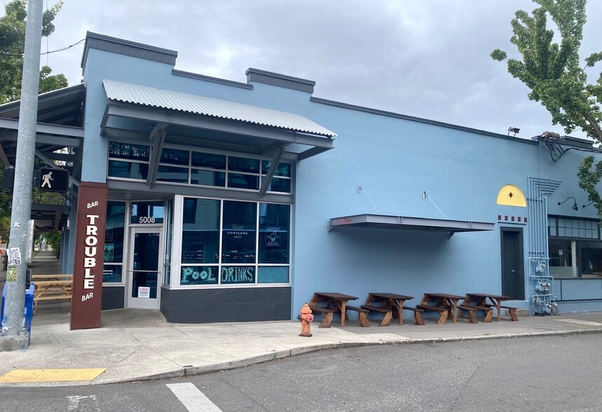 More Photos Of 5008-5026 SE Division St, Portland Storefront For Sale