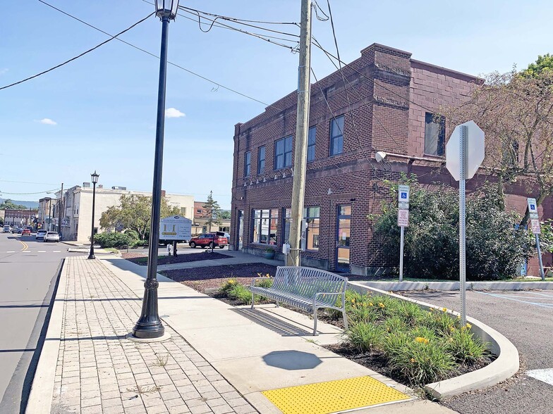 Primary Photo Of 140 Main St, Luzerne Office For Lease