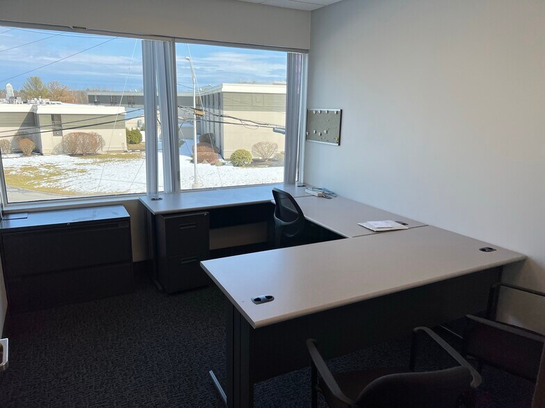 More Photos Of 138 River Rd, Andover Office For Lease