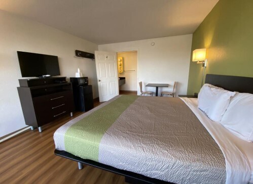 More Photos Of 108 River Rd, Chilhowie Hotel For Sale