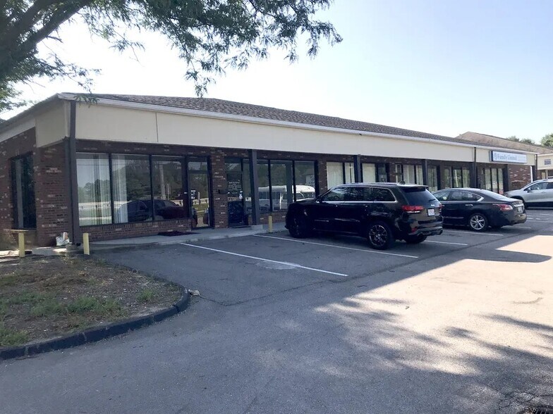 Primary Photo Of 12440-12450 Lusher Rd, Saint Louis Storefront For Sale