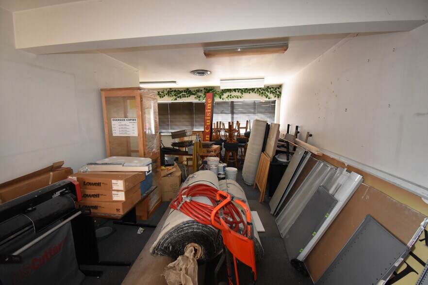 More Photos Of 811-825 S 3rd St, Renton Storefront Retail Office For Lease