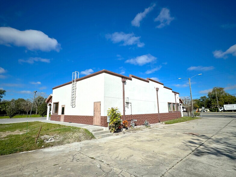 More Photos Of 1370 E Altamonte Dr, Altamonte Springs Restaurant For Lease