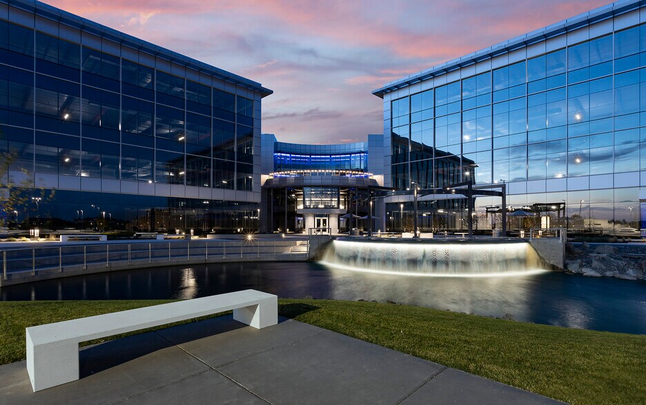 More Photos Of 18881 W Dodge Rd, Omaha Office For Lease