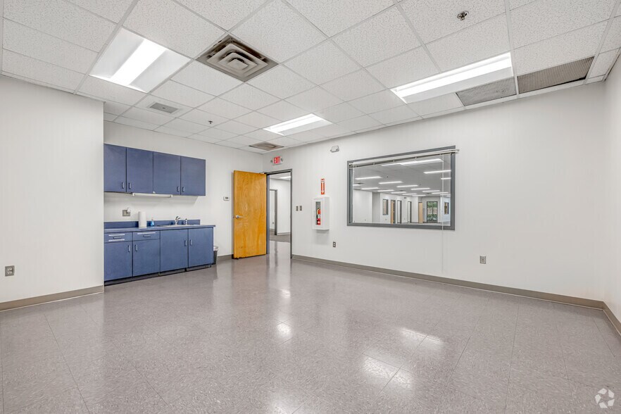 More Photos Of 4300 S Fulton Pky, Atlanta Warehouse For Lease