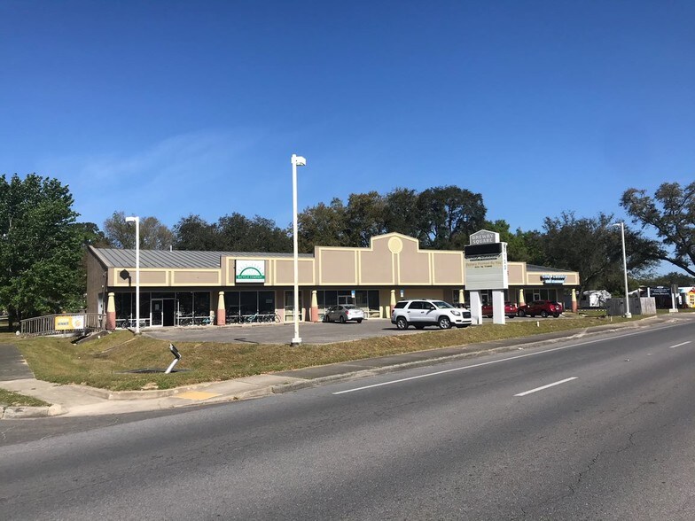 More Photos Of 6103 Tippin Ave, Pensacola General Retail For Lease