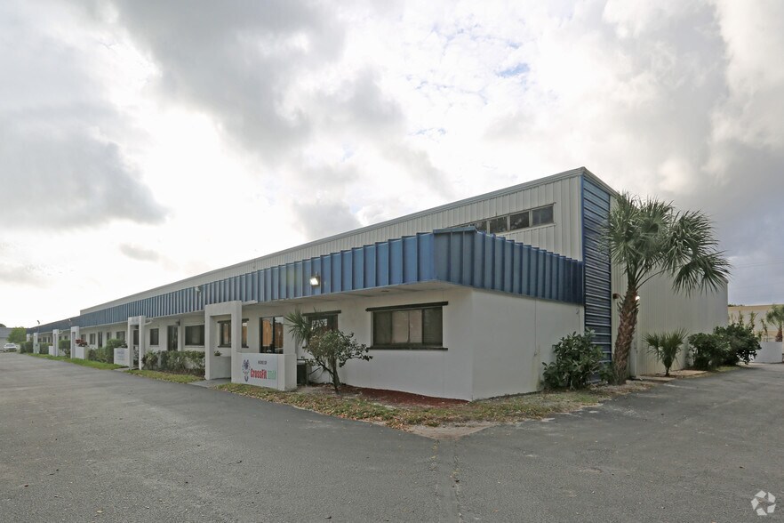 More Photos Of 3750 Investment Ln, Riviera Beach Warehouse For Lease