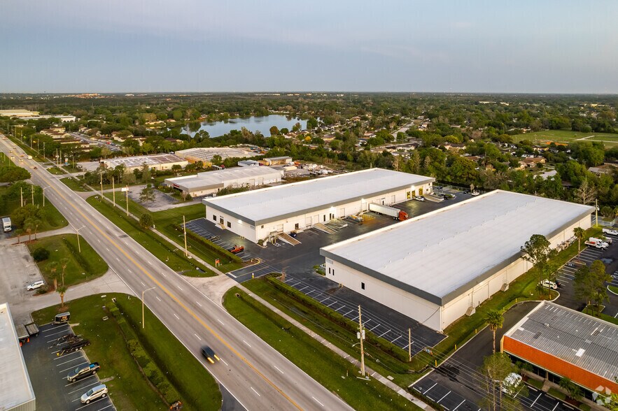 More Photos Of 3320 Vineland Rd, Orlando Unknown For Lease