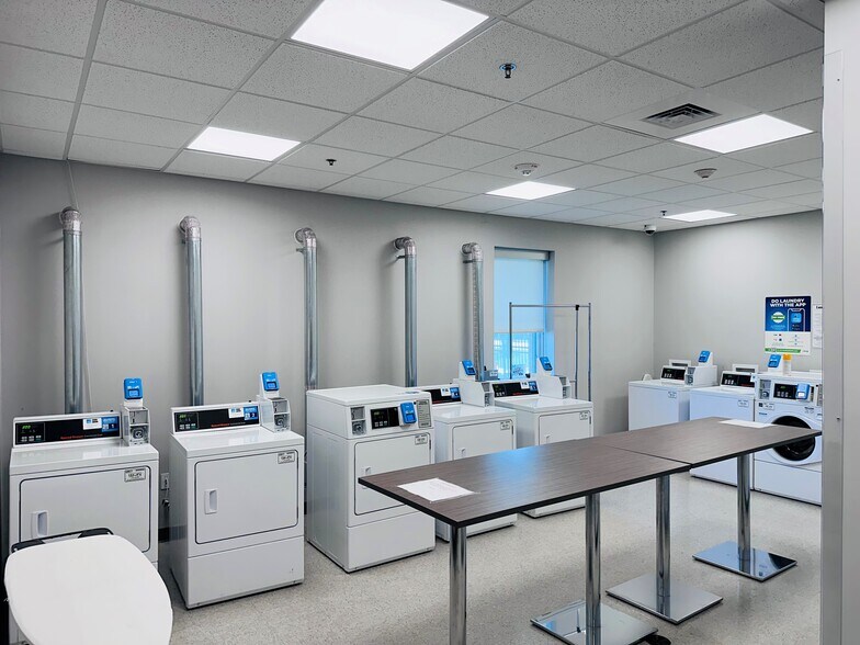 More Photos Of 4117 Woodland Dr, New Orleans Dormitory For Sale