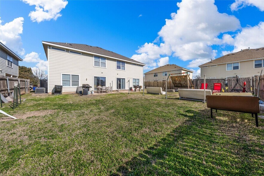 More Photos Of 2537 S 3rd St, Waco Apartments For Sale