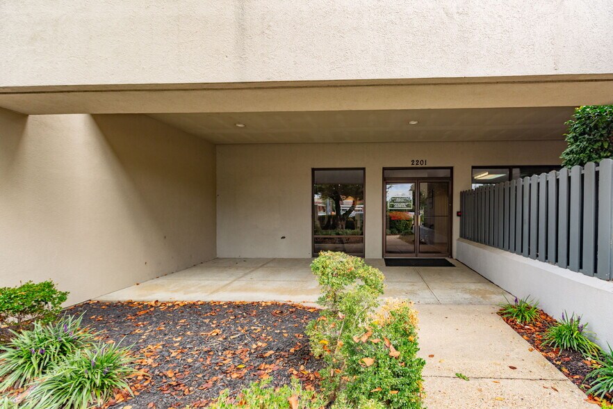 More Photos Of 2201 Charles St, Fredericksburg Medical For Lease