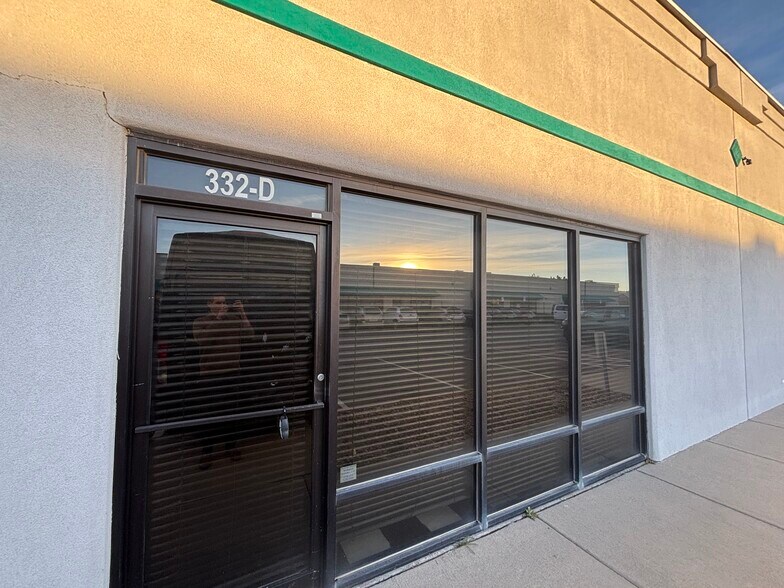 More Photos Of 322 Norfolk St, Aurora Warehouse For Sale