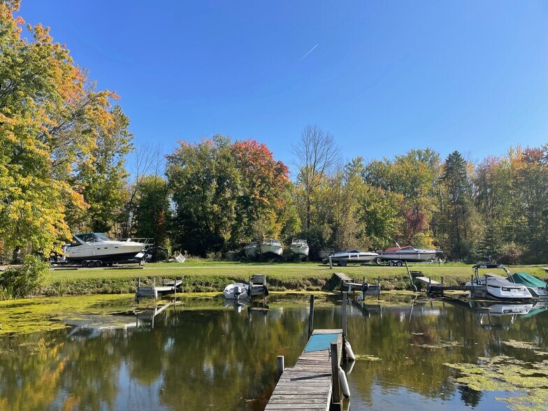 More Photos Of 9503 Hitchcock Point, Bridgeport Marina For Sale