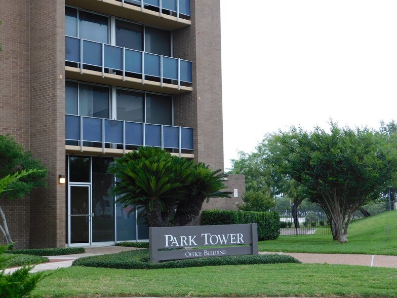 More Photos Of 710-724 Buffalo St, Corpus Christi Office For Lease