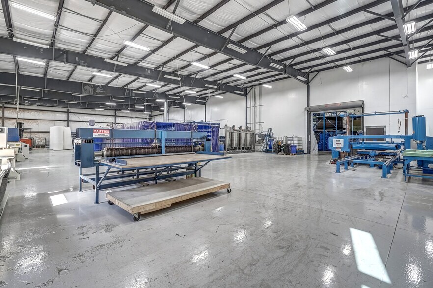 More Photos Of 48 Zion Station Ct, Troy Warehouse For Lease