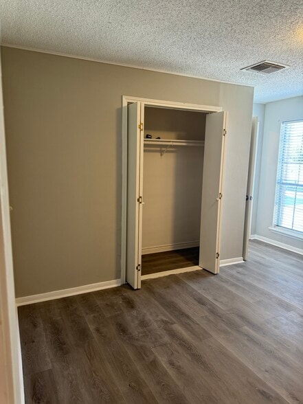 More Photos Of 2302 45th St, Galveston Office For Lease