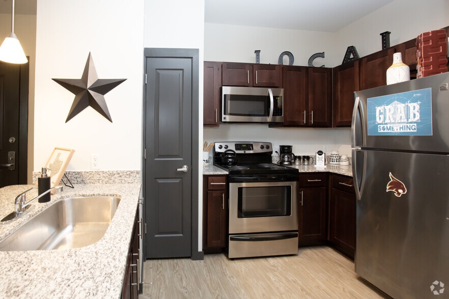 More Photos Of 210 North Edward Gary St, San Marcos Apartments For Lease