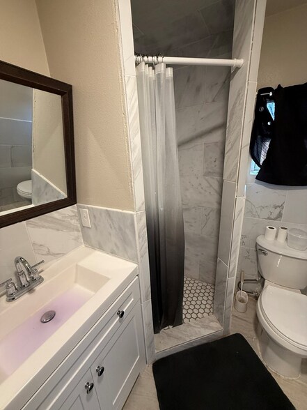 More Photos Of 8401 Andrews Hwy, Odessa General Retail For Sale