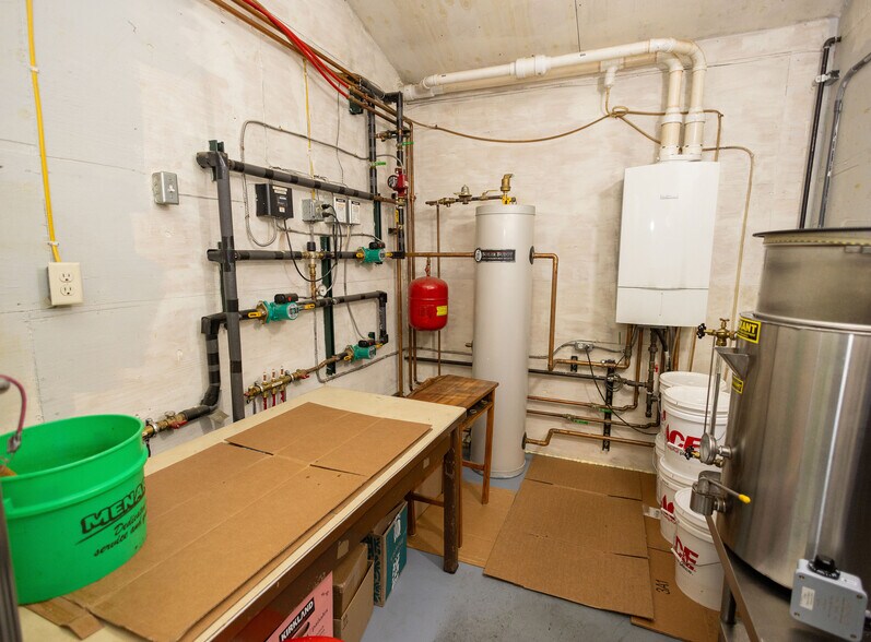 More Photos Of 6209 Cassidy Rd, Mineral Point Light Manufacturing For Sale