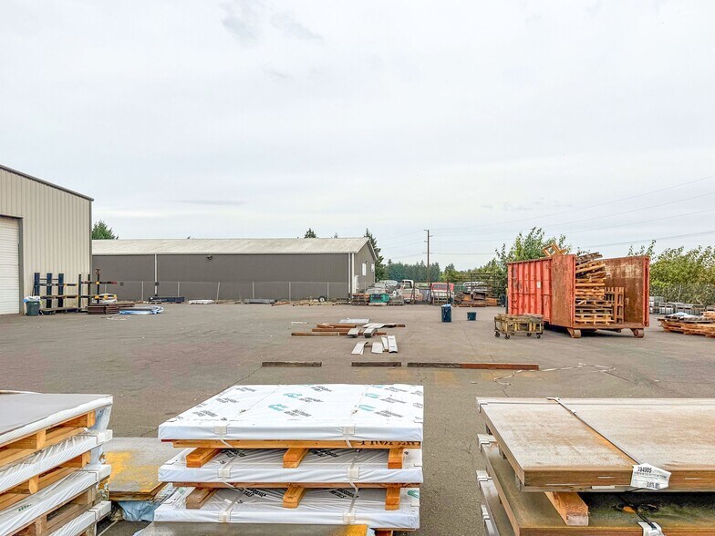 More Photos Of 150 SE Booth Bend Rd, McMinnville Warehouse For Sale