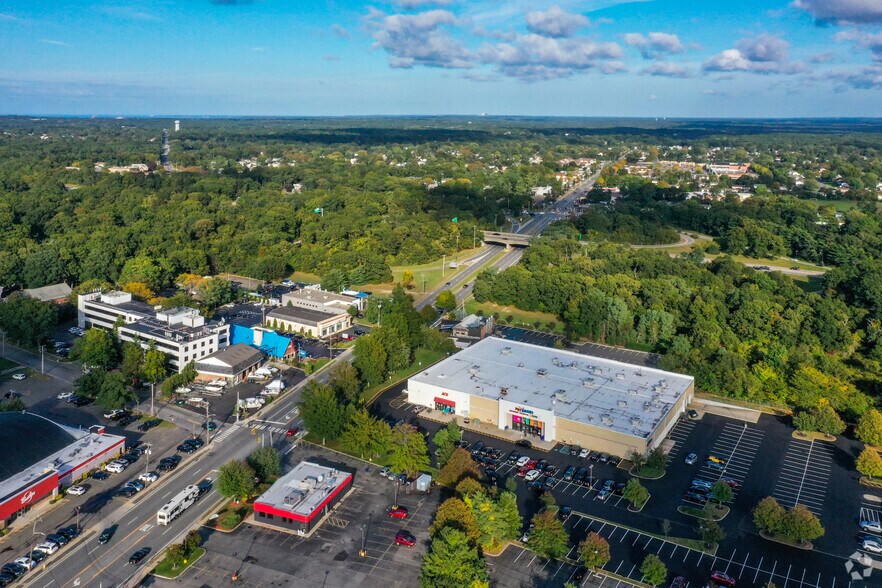 Primary Photo Of 2160 Jericho Tpke, Commack Freestanding For Lease