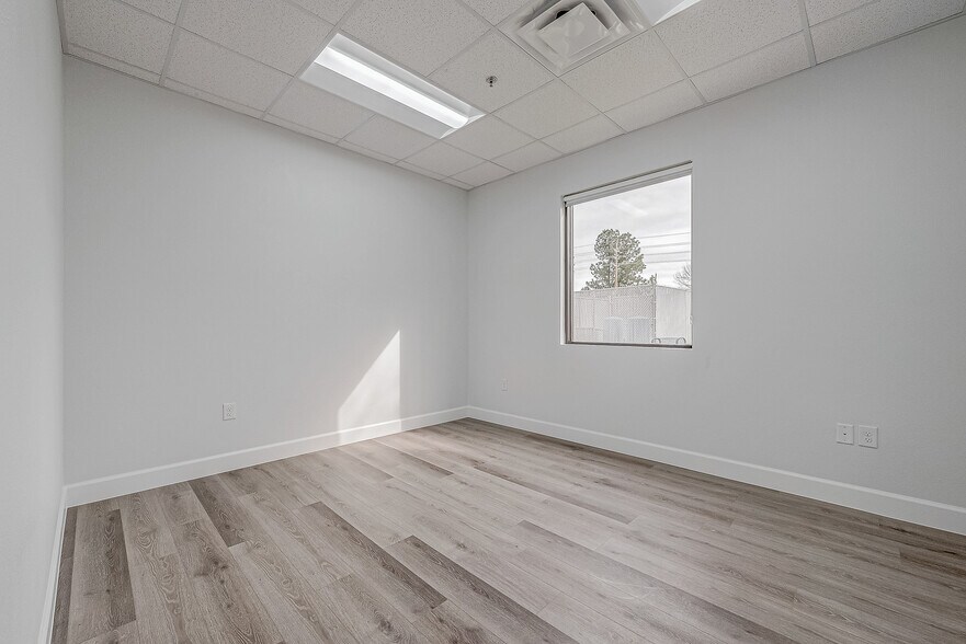More Photos Of 18707 Mueschke Rd, Cypress Office For Sale
