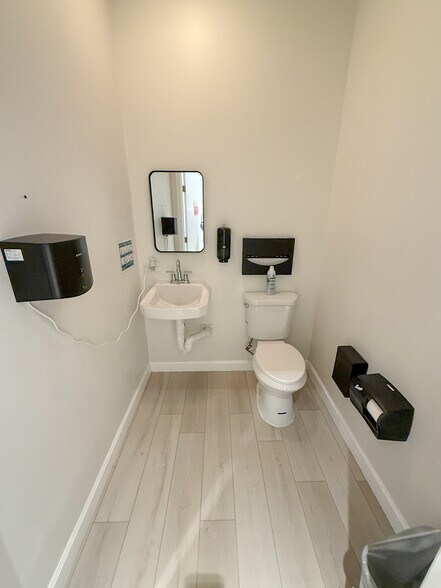 More Photos Of 8868 Belair Rd, Nottingham Medical For Sale