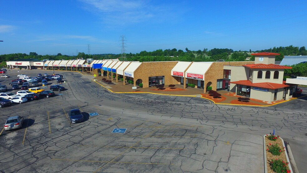 More Photos Of 3710-3748 N 1st Ave, Evansville Unknown For Lease