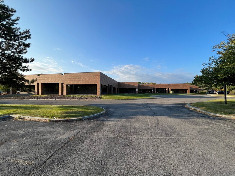 More Photos Of 6007 Fair Lakes Rd, East Syracuse Office For Sale