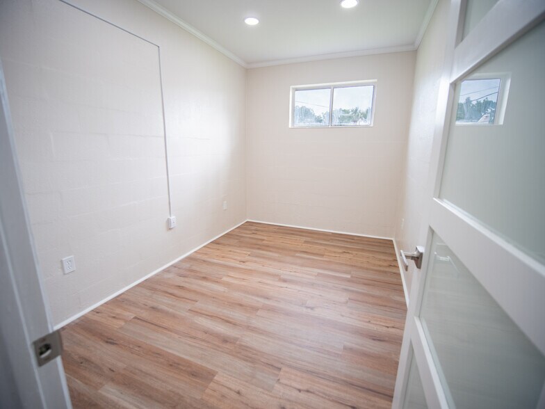 More Photos Of 110-112 Irvin Ave SW, Live Oak Medical For Sale