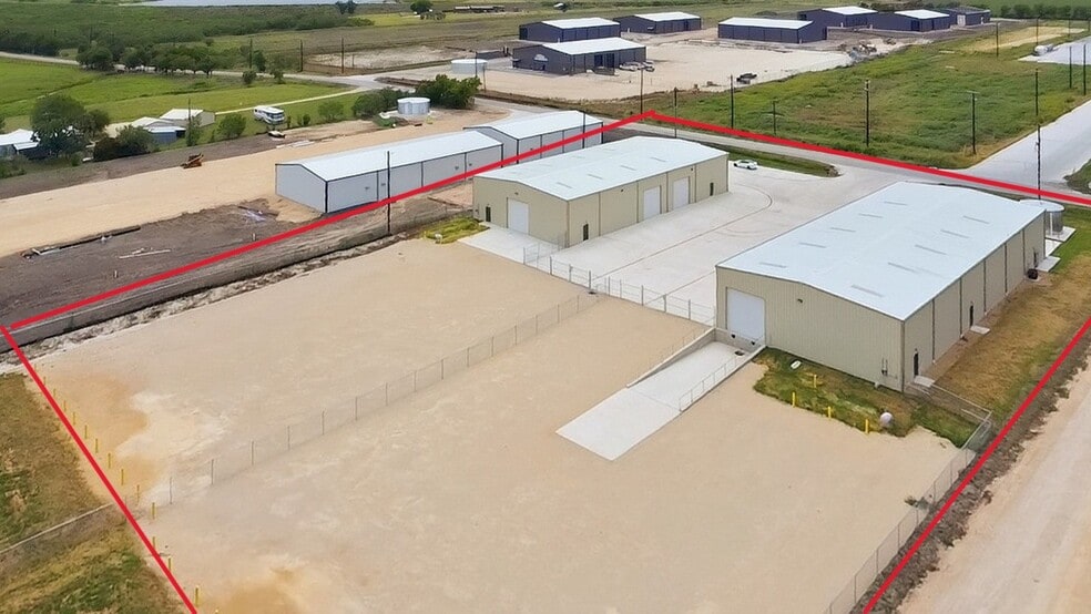 More Photos Of 764 Soechting Rd, New Braunfels Unknown For Lease