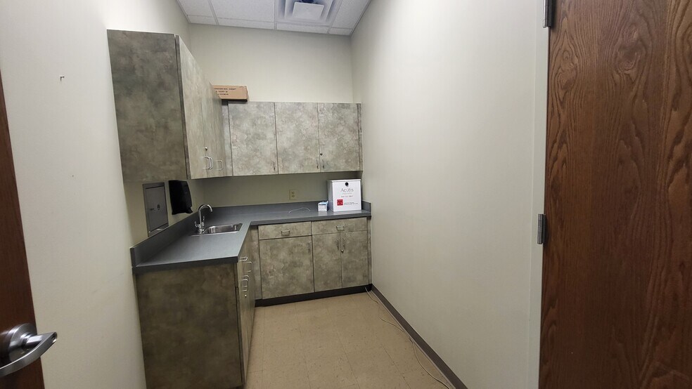 More Photos Of 812 Candy Park Rd, Pembroke Medical For Lease